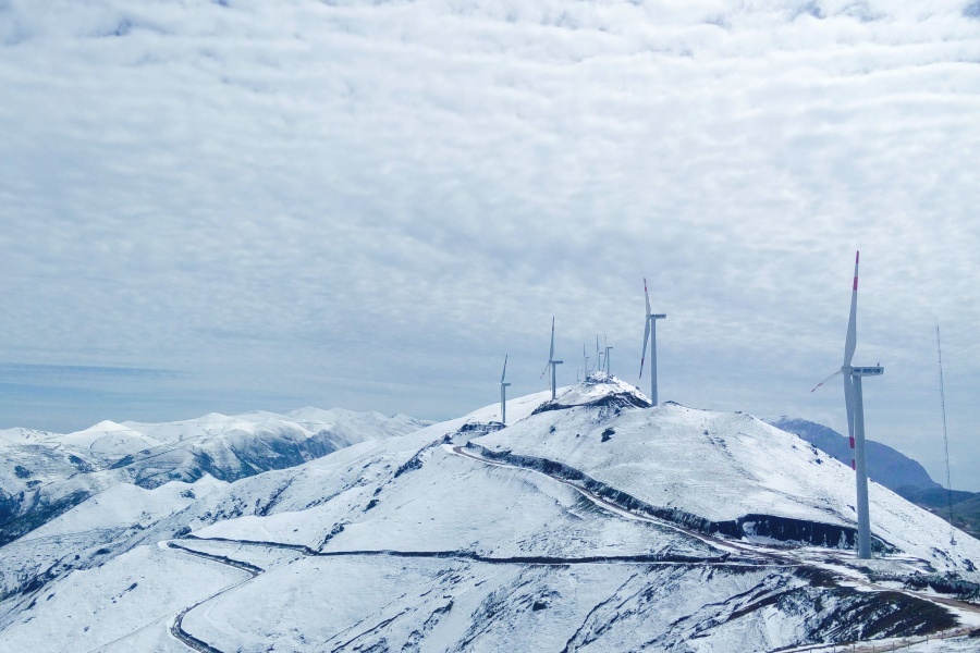 图片3-乌蒙山上风机照_副本.jpg